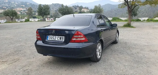 Mercedes-Benz Clase C 2004