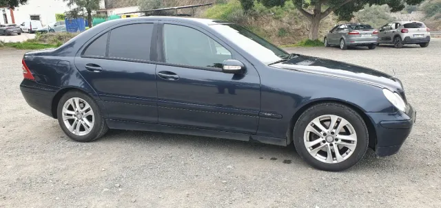 Mercedes-Benz Clase C 2004