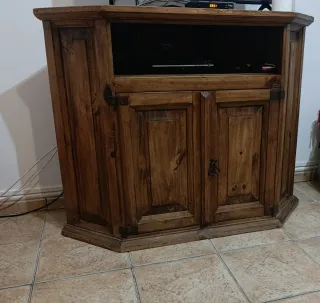 Mueble TV de madera rústico.fabricado en México