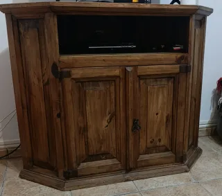 Mueble TV de madera rústico.fabricado en México