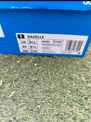 Zapatillas Adidas Gazelle Beige y Rojo