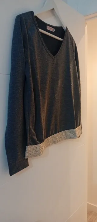 Blusa La Buena Juanita cuello pico Talla M