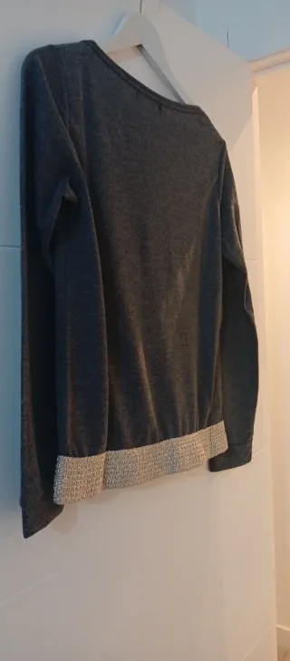 Blusa La Buena Juanita cuello pico Talla M