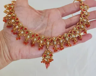 Conjunto collar, pendientes y bindi indio