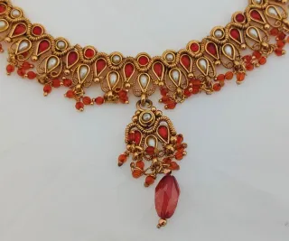 Conjunto collar, pendientes y bindi indio