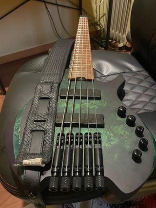 Baixo Headless Cort Space 5