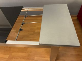 Mesa de comedor cristal y metal + 6 sillas a juego