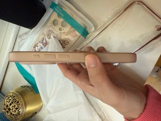 Funda iPhone 15 Pro Capibara Rosa