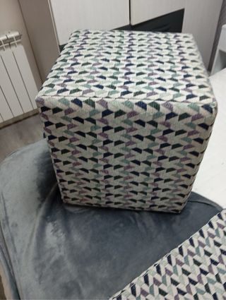 6 sillas de salón y puff