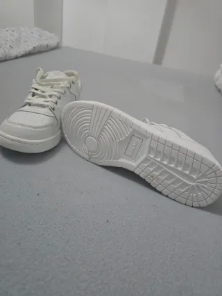 Zapatillas Kelme RetroBasket T42 Blancas Nuevas