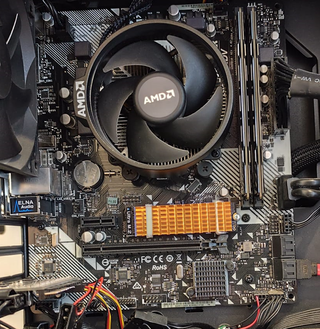 Ordenador Ryzen 16GB RAM SSD Vega 8