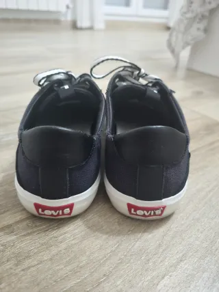 Zapatillas Levi's Negras T42