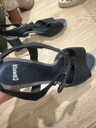 Sandalias Camper T-Strap Negras y Azules