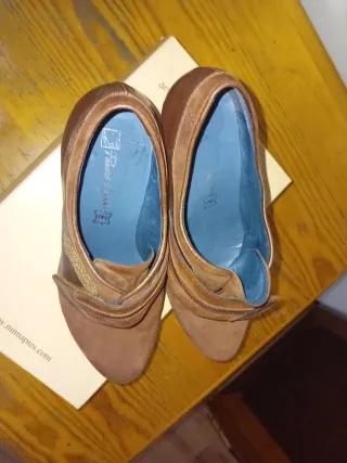 Zapatos tacón, piel y ante, talla 37