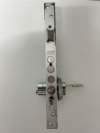 Cerradura de seguridad con manilla y llave