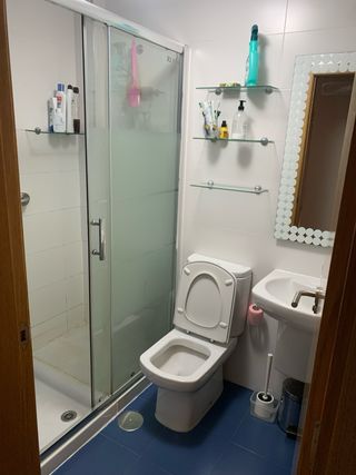 Se alquila habitación en piso compartido