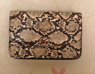 Bolso estampado piel serpiente