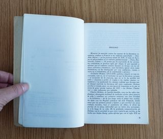 Novela "Cuento de Navidad" / "El grillo del hogar"