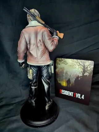 Figura Leon S Kennedy Resident Evil 4