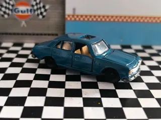 Peugeot 504 Majorette reformado