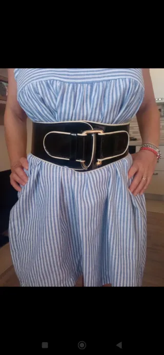 Cintura in vernice nera