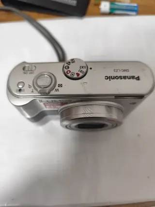 Cámara Panasonic Lumix 5.0 MP Zoom Óptico 6x