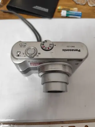 Cámara Panasonic Lumix 5.0 MP Zoom Óptico 6x