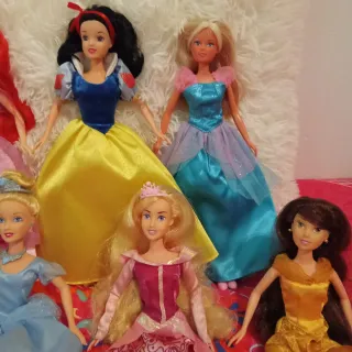 Lote 8 Muñecas Princesas Disney Simba, tipo barbie