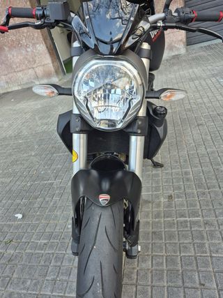 Ducati Monster 821 Edición Black