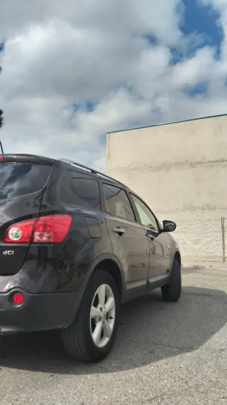 Nissan Qashqai+2 2010