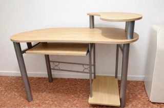 Escritorio ordenador madera y metal