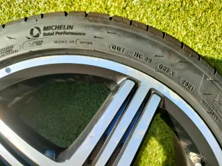 Llanta Mercedes Benz AMG