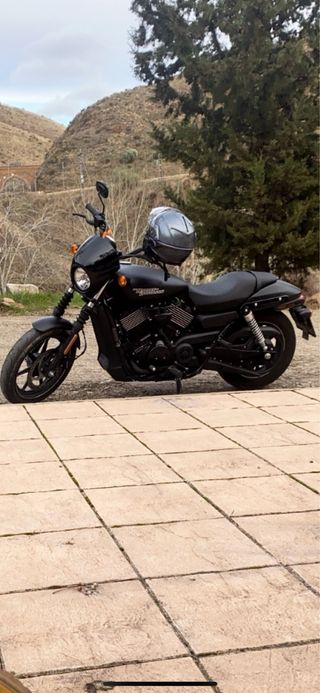 Harley Davidson Street 750 Negra