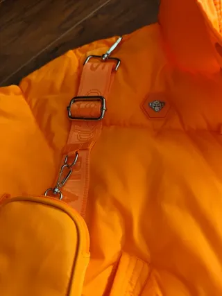 Plumas Black Bananas Naranja Talla S