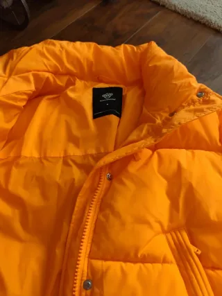 Plumas Black Bananas Naranja Talla S