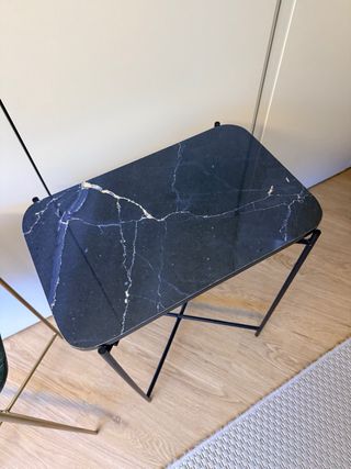 Tavoli ausiliari in marmo (2 unità)