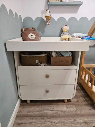 Cambiador de bebé con cajones Myllra Ikea infantil