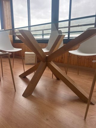Mesa cristal y 6 sillas