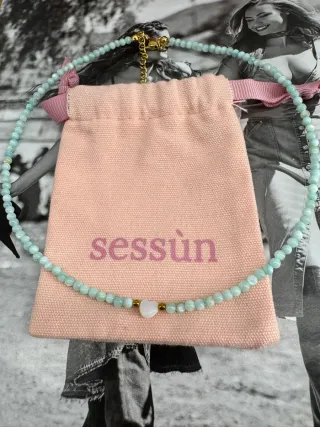 Collar de cuentas teal y oro