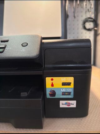 Stampante multifunzione Brother DCP-J132W WiFi