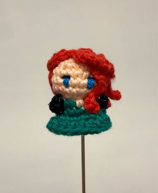 Mini amigurumi Penelope Bridgerton