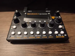 Sintetizzatore Micromonsta 2 Behringer