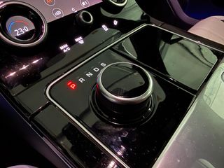 Range Rover Velar 2.0 P300 R-DYNAMIC