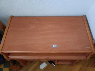 Mesa de ordenador de madera