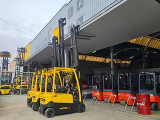 CARRETILLA ELEVADORA SEGUNDA MANO BATERIA NUEVA