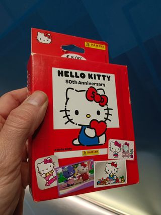 10 sobres de Cromos HELLO KITTY en su caja