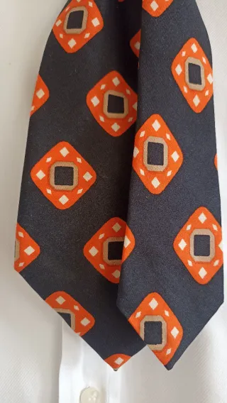 Cravatta gioiello nero arancio