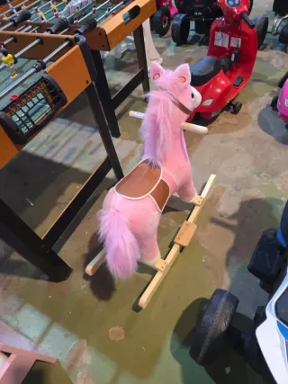 Caballito balancín rosa
