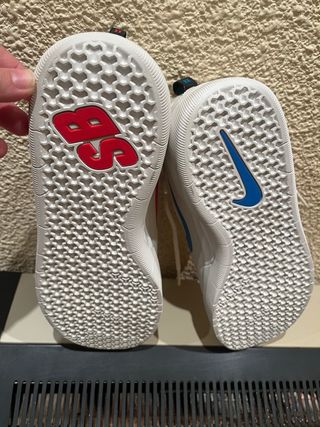 Nike Playeros Blancos, Azules y Rojos