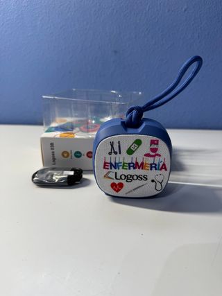 Altavoz Logoss azul y multicolor